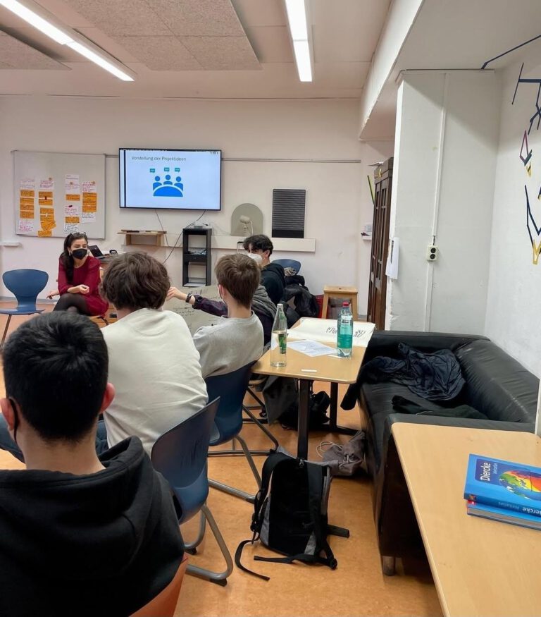 Zu Besuch in der Evangelischen Schule