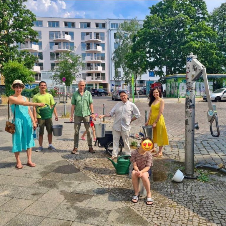 Gießaktion im Soldiner Kiez